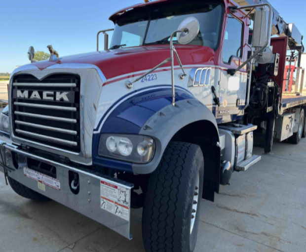 2017 Mack GU w/Hiab XS335K-4 Crane *Truck & Crane*
