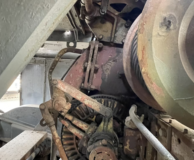 Manitowoc 3000 Crawler Crane 18