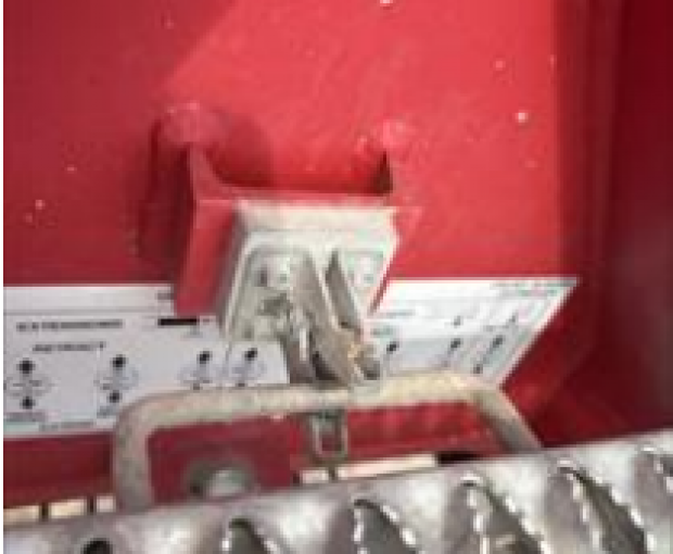 Rear ladder latch
