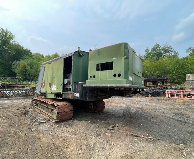 Manitowoc 3000 Crawler Crane 6