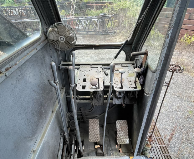 Manitowoc 3000 Crawler Crane 16
