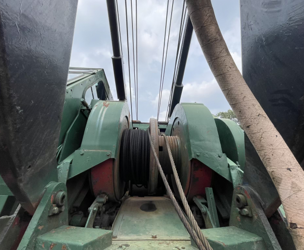 Manitowoc Crawler Crane 28