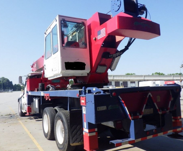 2005 Sterling LT5700  / 2005 Manitex Model 38124S Boom Truck 3