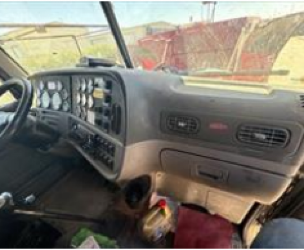 2015 Peterbilt 379 w/Manitex 50155 Crane  44