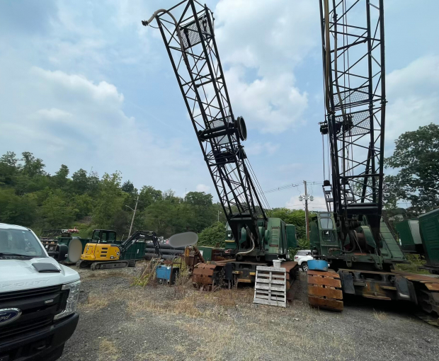 Manitowoc Crawler Crane