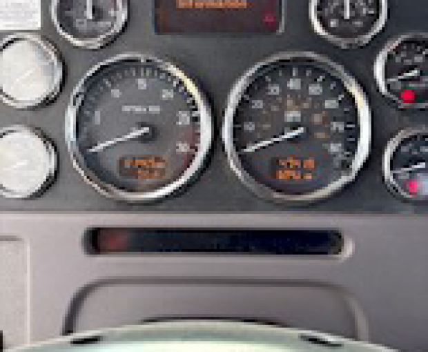 MUST SELL BY END OF YEAR $144,000 2014 Peterbilt 367 w/Manitex 50155S Crane 29