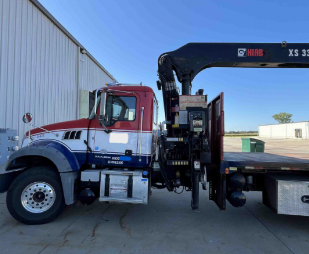 2017 Mack GU w/Hiab XS335K-4 Crane *Truck & Crane* 3