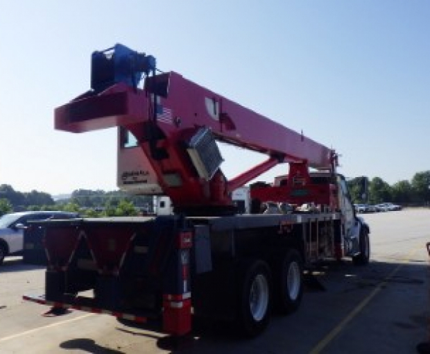 2005 Sterling LT5700  / 2005 Manitex Model 38124S Boom Truck 5