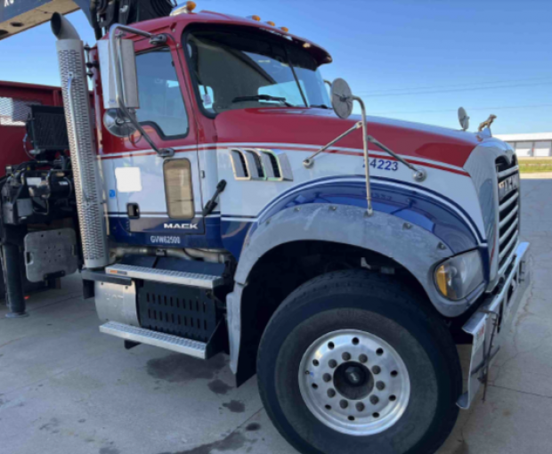 2017 Mack GU w/Hiab XS335K-4 Crane *Truck & Crane* 2