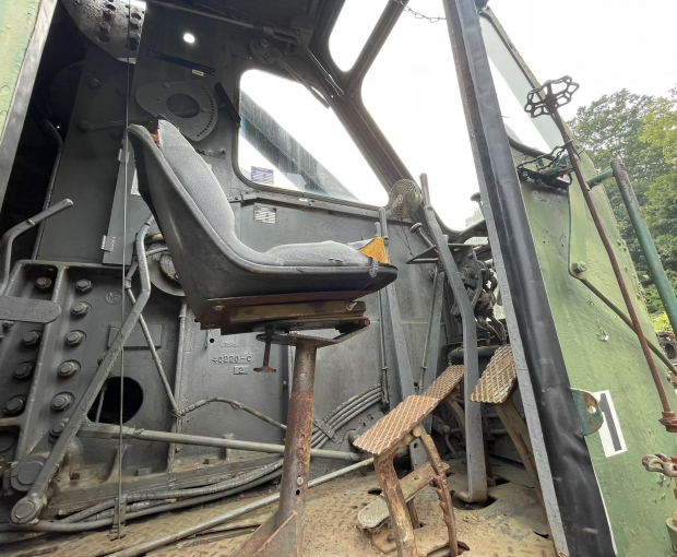Manitowoc 3000 Crawler Crane 10