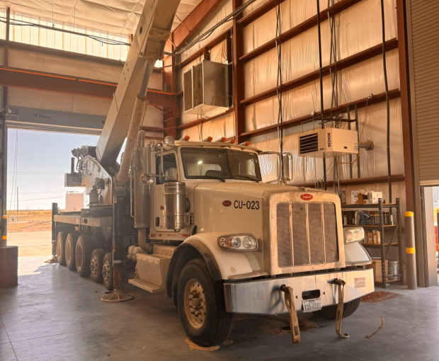 2014 Peterbilt National NBT50 128' Boom 2